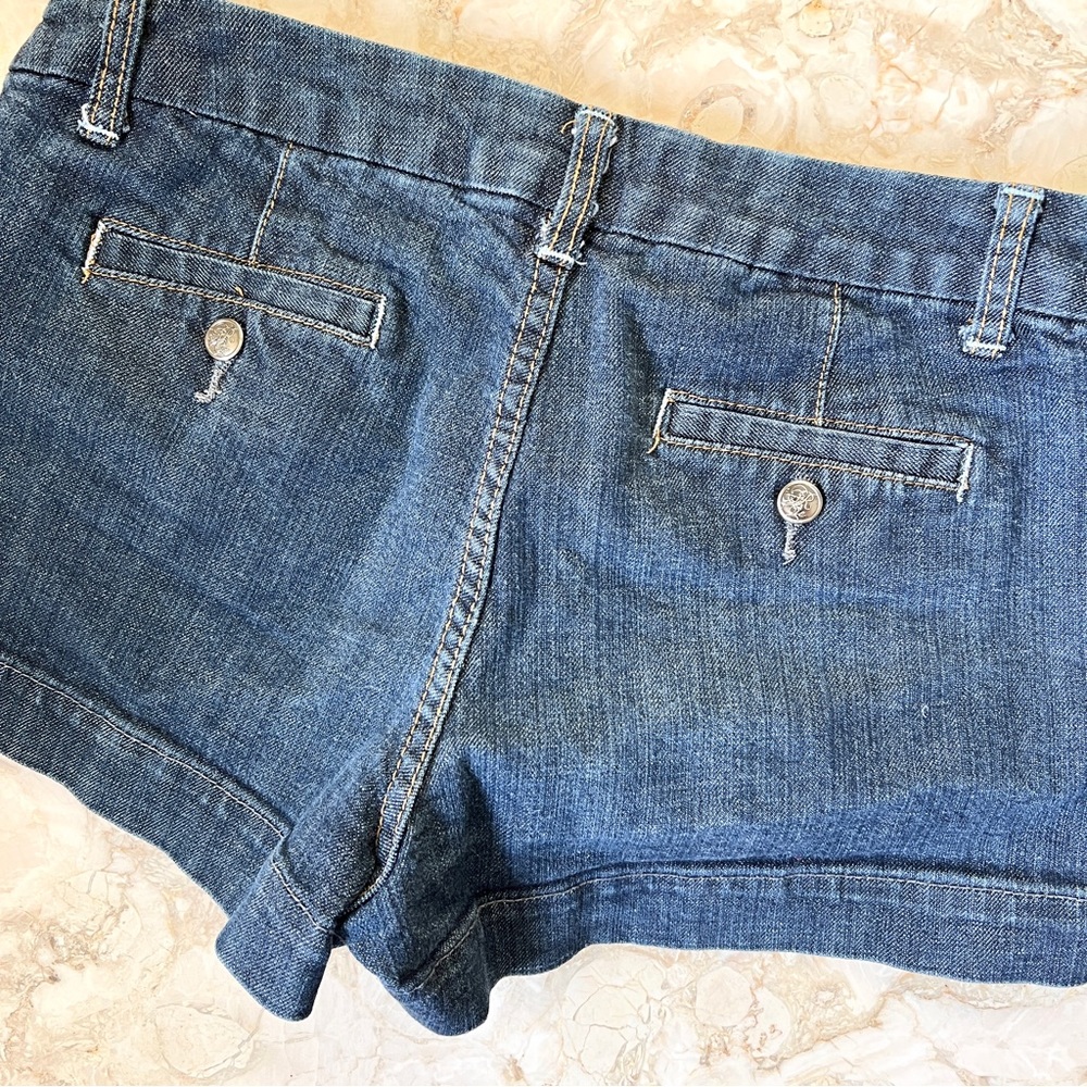 American Rag Spring Break Jean Short Shorts with Flattering Pleats and Curves 7 - Picture 4 of 7